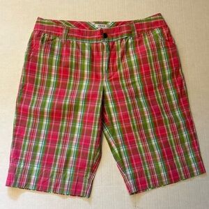 IZOD Bermuda pink & green plaid women’s shorts Sz-8. X18